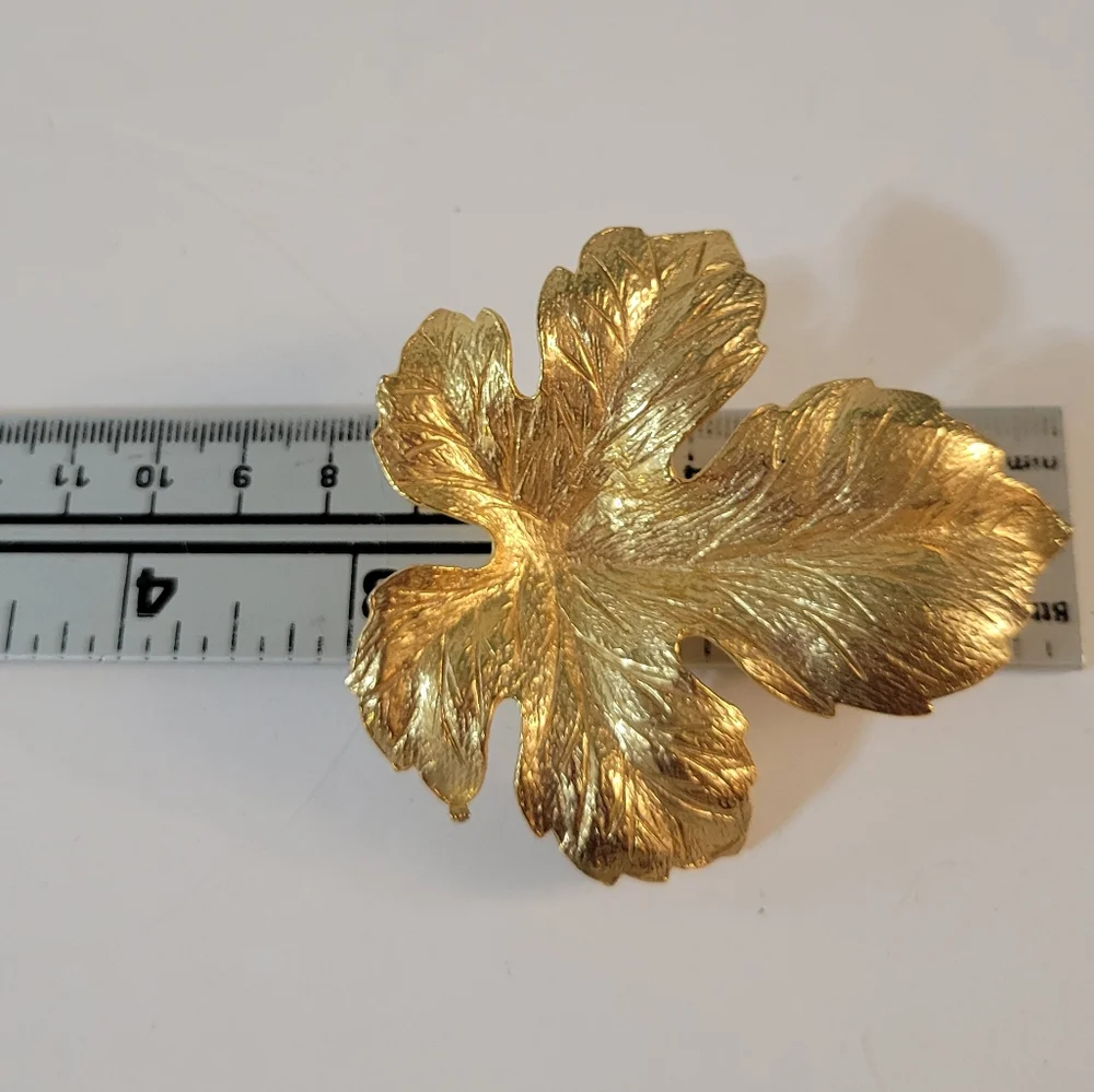 Vintage Large Leaf Brooch Goldtone